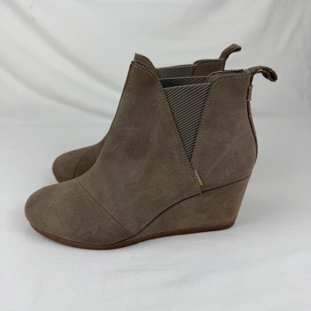 Toms Kelsey Suede Leather Pull On Beige 3" Wedge Boho‎ Ankle Boots 7 Preppy